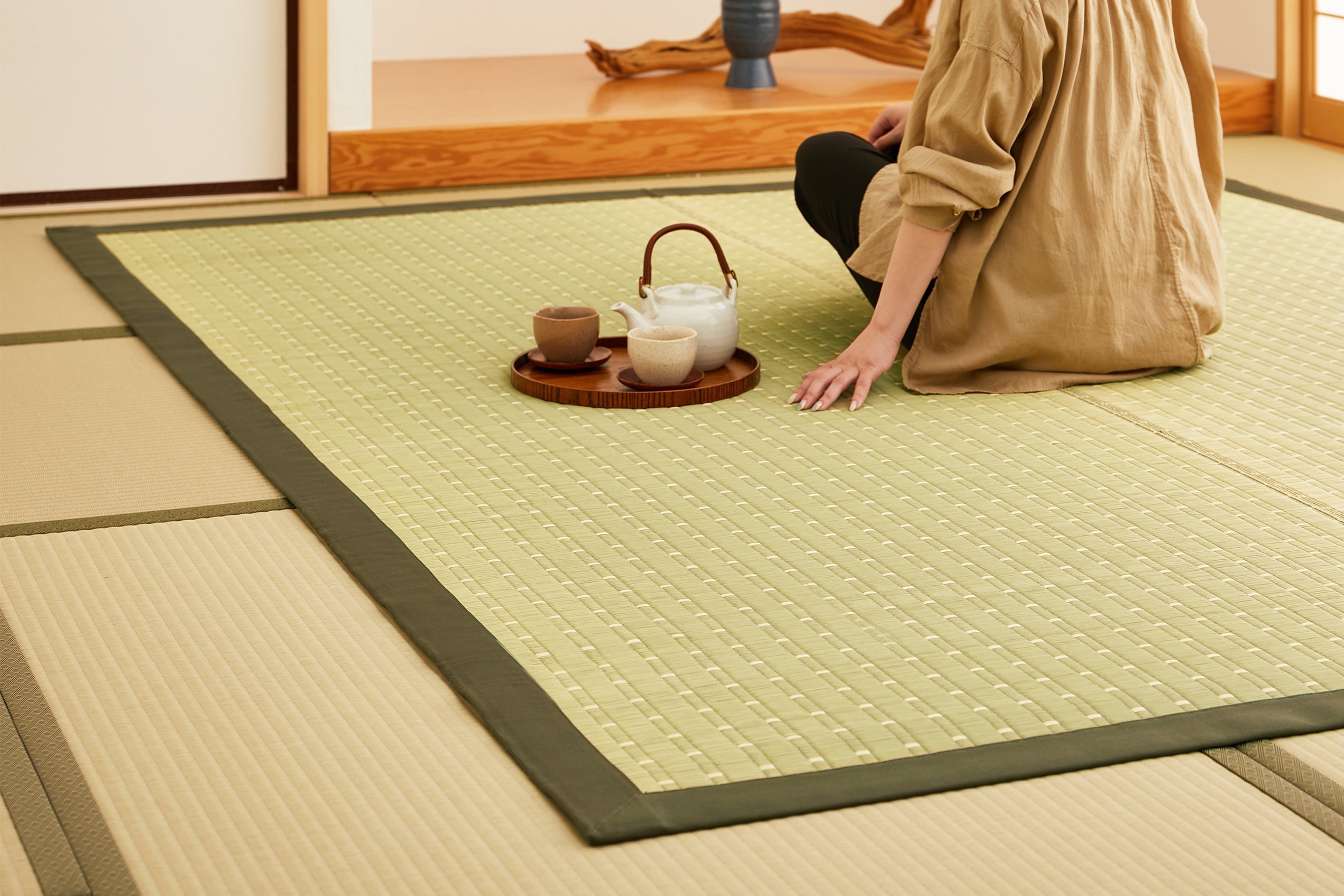 畳の上に敷くのは「上敷き」と「カーペット」、どちらが良い?  和室をおしゃれで快適にするコツ