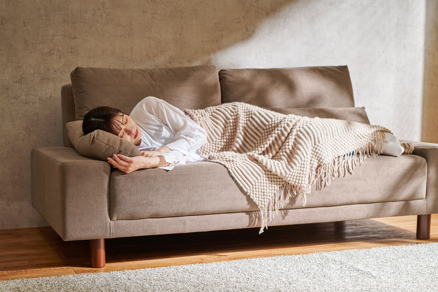 ゆったりくつろげるソファにはどんな種類がある? 選び方のポイントやおすすめをご紹介