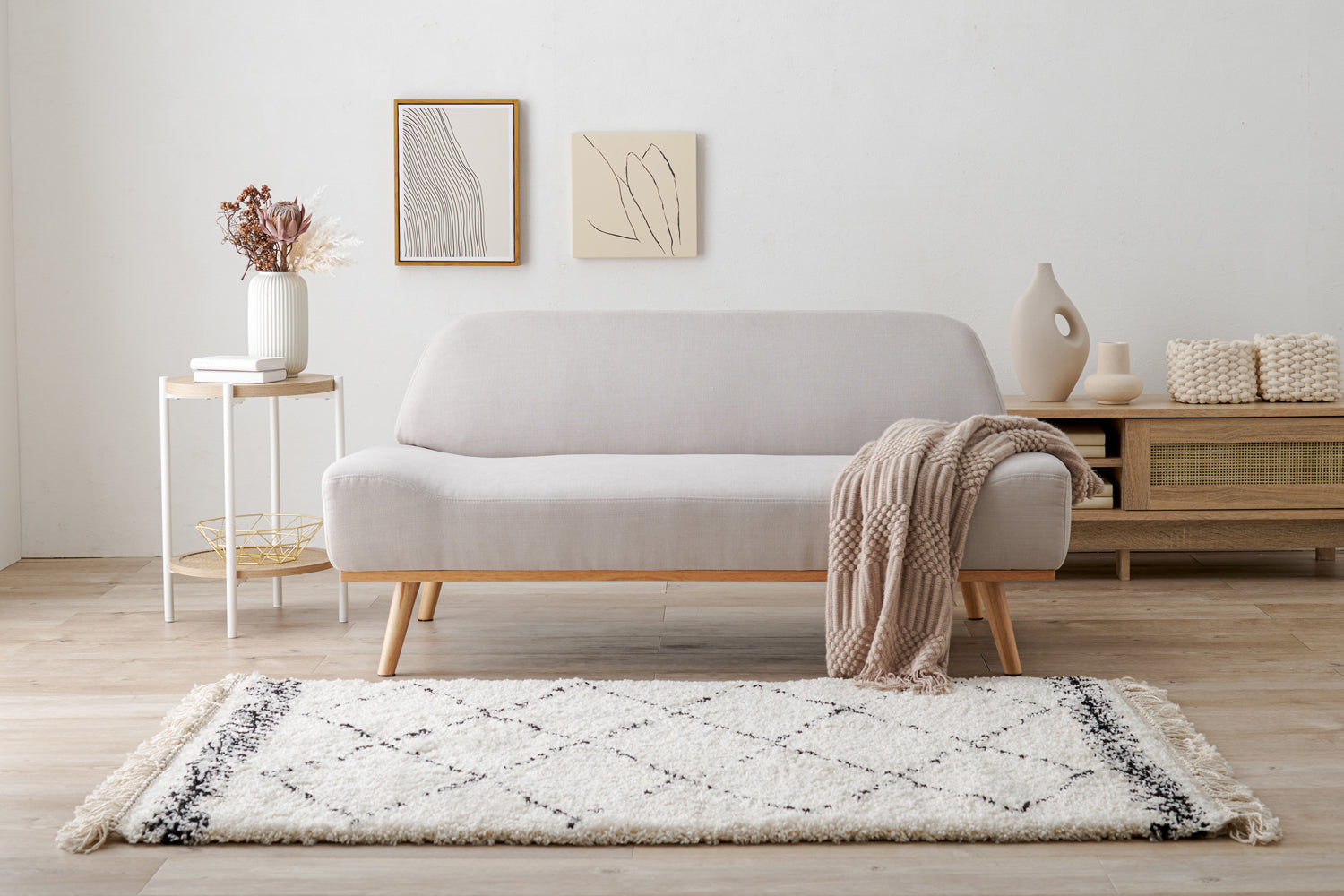 【コンパクトソファおすすめ】一人暮らしでも置ける! おしゃれなソファの選び方やおすすめ、レイアウト例をご紹介