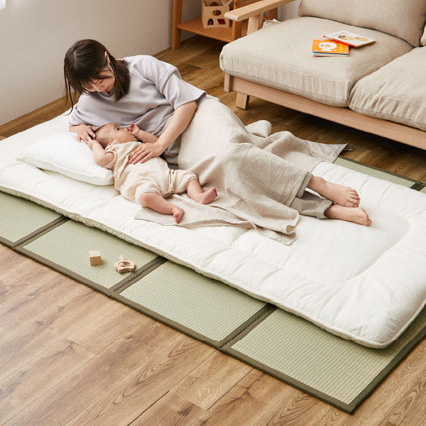 4つ折り い草の畳マットレス くらま【シングル】【約1畳強】約幅100×長さ200×厚み1.1cm 置き畳 布団 マット 床 い草マットレス プレイマット 和室 和風 子供部屋 折りたたみ 寝室 畳 マットイグサ いぐさ フロアー畳 フローリング畳 萩原