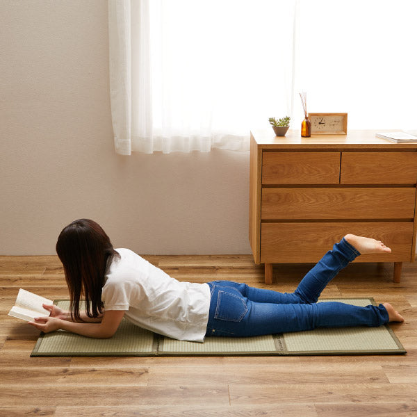 3つ折り い草の畳マットレス くらま【子供布団サイズ】【約1畳弱】約幅60×長さ150×厚み1.1cm 置き畳 畳める畳 布団 マット 床 い草マットレス 和室 和風 子供部屋 折りたためるマット キッズマット キッズサイズ 畳 マット イグサ いぐさ フロアー畳 フローリング畳 萩原