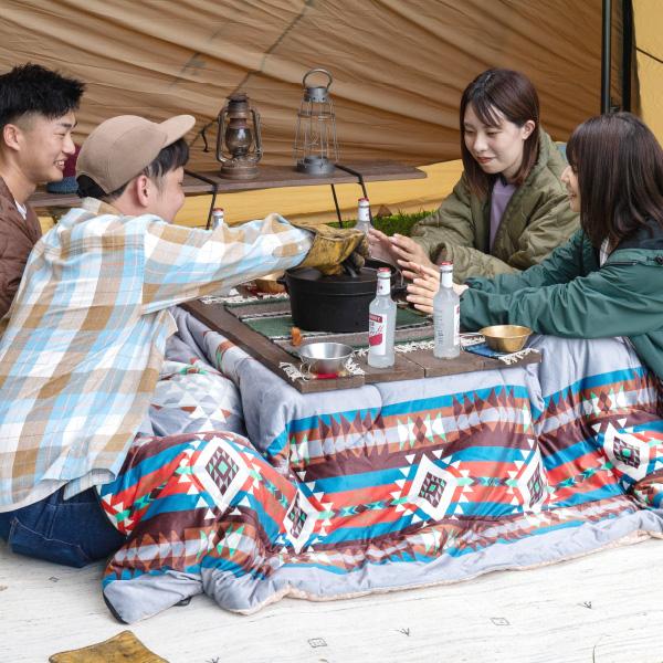 3WAYクッションシュラフ ヴィンツ 約50×50cm クッション シュラフ 寝袋 こたつ布団 ブランケット アウトドア キャンプ お家キャンプ ベランピング 防災グッズ 車中泊 萩原 秋冬用