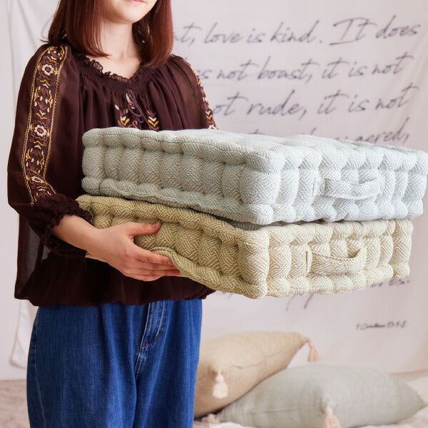 インド綿 クッキークッション アルト 約42×42×10cm 綿100% コットン100% 立体座布団 持ち手付き かわいい シンプル プレゼント アウトドア お出かけ座布団 おしゃれキャンプ 萩原 秋冬用 涼しい