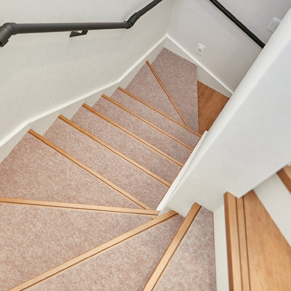 【17枚セット】自分でカットできる 洗濯機で洗える 吸着 階段マット 踊り場付き 滑り止め ピタロ (約90×21cm 15枚・90×90cm 2枚)フリーカット 階段用マット 階段 マット 三角 台形 ペット 薄手 DIY 無地 萩原 春夏秋冬用