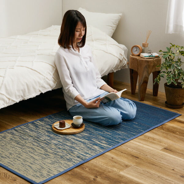 い草ラグ おしゃれ 国産 凪 (なぎ) 約80×160cm 【1畳】 【裏貼り】 せとのとシリーズ イ草 ござ パーソナルラグ ラグマット 小さめ 日本製 グラデーション ブルー ブラウン 袋織 三重織 純国産 滑り止め付き イグサ いぐさ 井草 年中 萩原 春夏秋冬 涼しい ひんやり