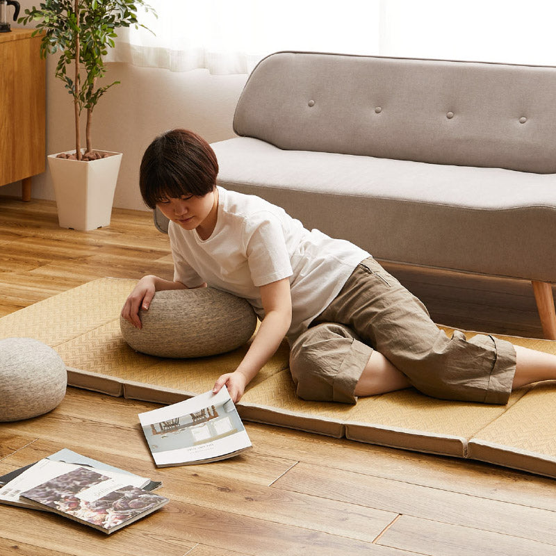 ふっくら い草マットレス 6つ折り 陽葵(ひまり) 約80×180×4cm 折りたためるお昼寝マット ごろ寝マット 黄色 イエロー ござ ゴザ 井草 イグサ いぐさ 父の日 プレゼント ギフト 萩原 春夏秋冬用