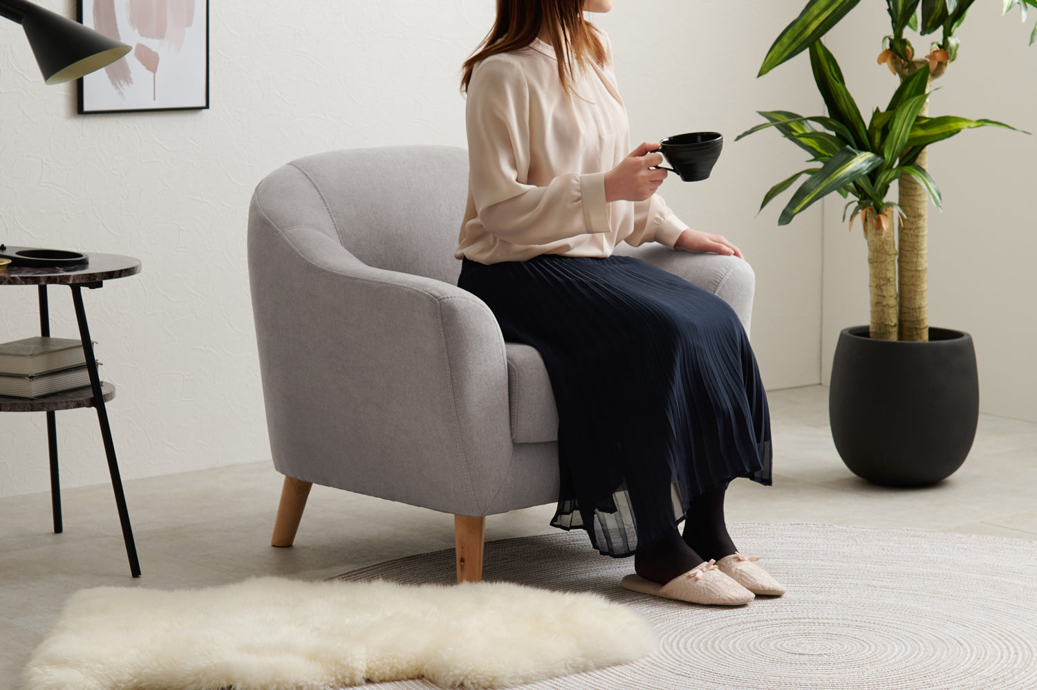 一人掛けソファの選び方 | コンパクトでもゆったりくつろげるおすすめをご紹介【1万円台から】