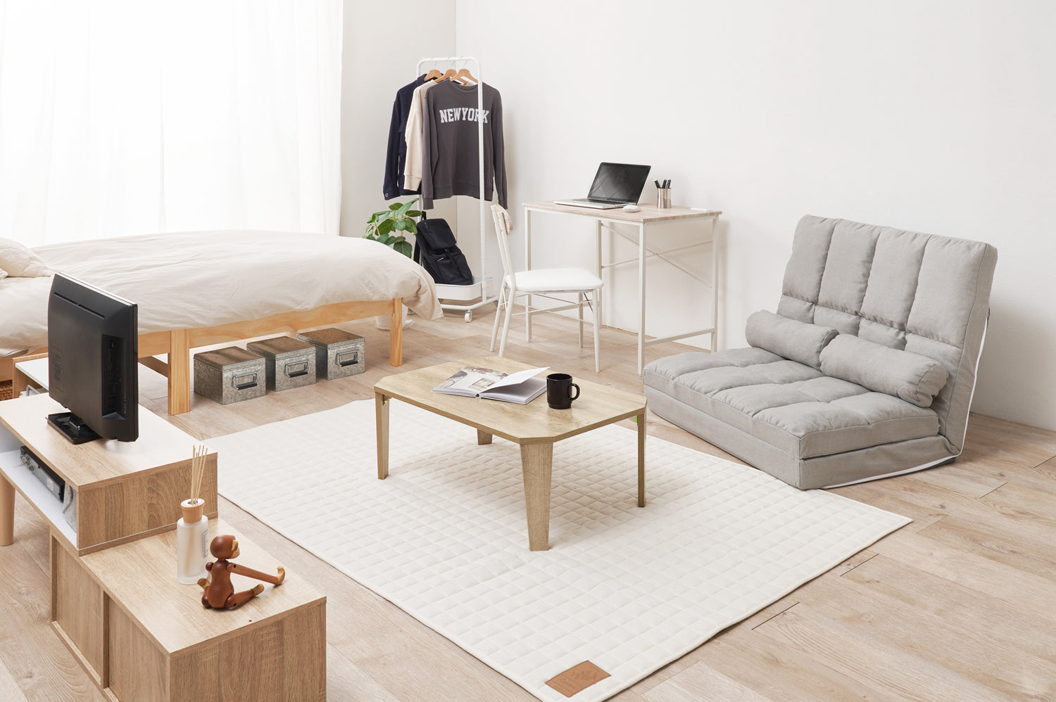 一人暮らしの家具で必要なものは？ 予算8万円で作れるコスパ最強コーディネートもご紹介【大学生にも】