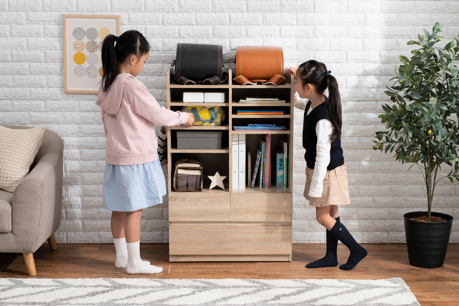 小学生の子どもが片づけやすい収納にはどんなものがある？　すっきり片付くアイデア集