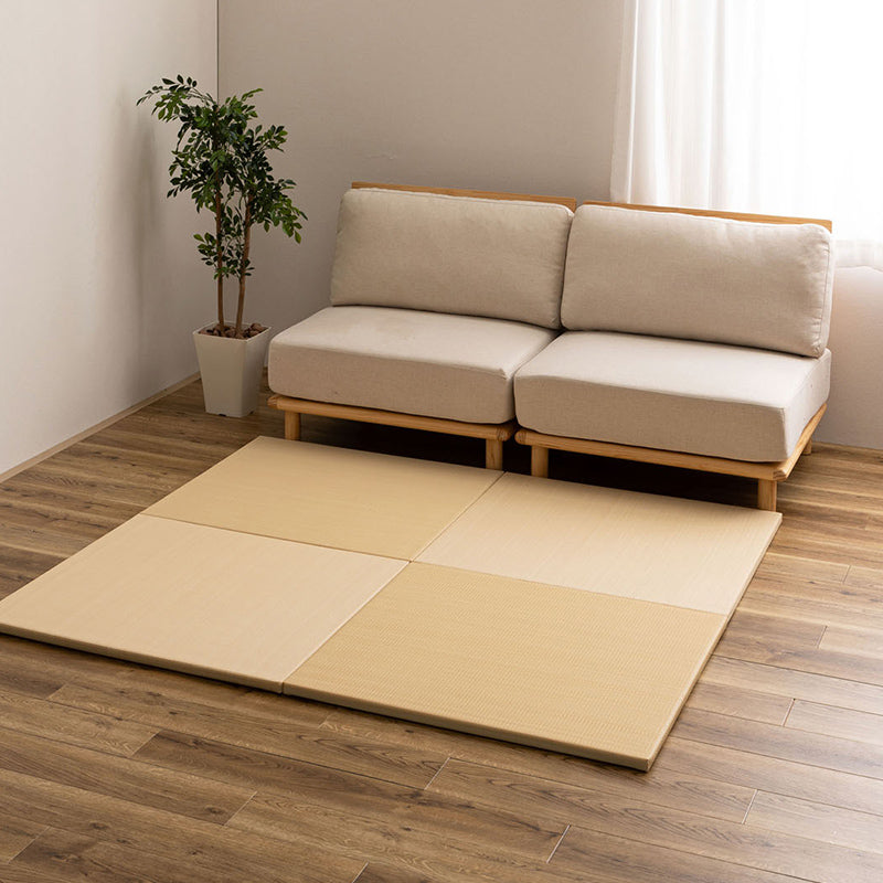 [82×82×2.5] 縁なし 水拭きできるい草風置き畳 滑り止め付き おぼろ
