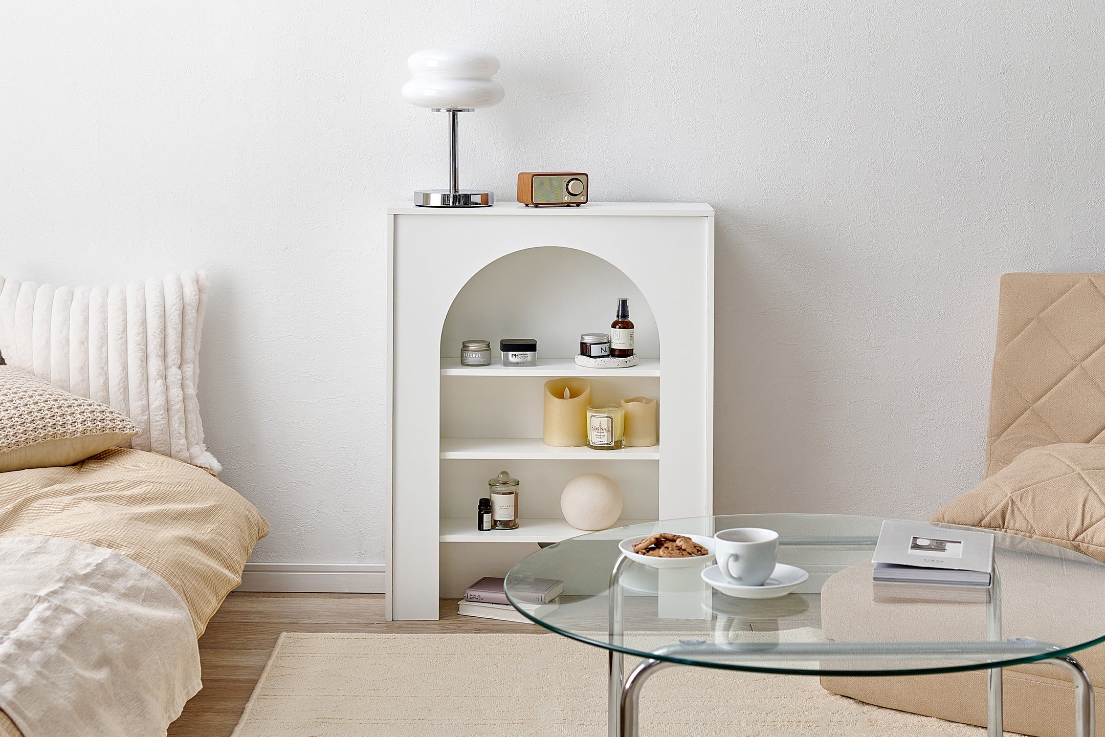 お部屋がワンランク垢抜ける！ガラステーブルが主役のミニマムルーム