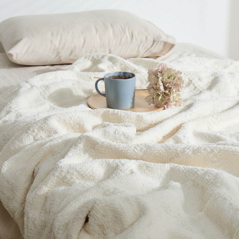 【新商品】[2サイズ] 洗える ニットスローケット タッセル付き ソフィマ