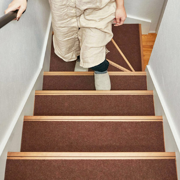 滑り止め効果があり洗濯可能な15枚入り階段マット 滑り止め効果があり洗濯可能な15枚入り階段マット 吸着階段マット