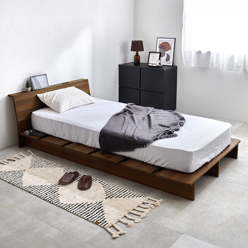 [シングル/セミダブル] 木目調ステージベッド 宮棚コンセント付き（フレーム単品orマットレスセット）
