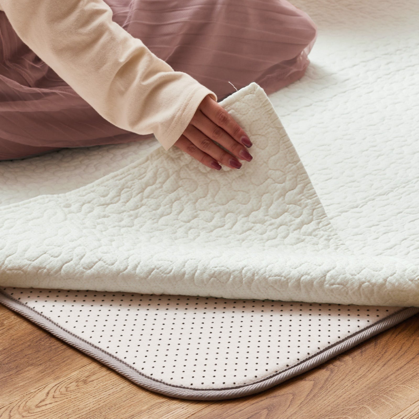 イブル ラグ【約130×190cm/190×190cm/190×240cm】 【約1.5畳/2畳/3畳