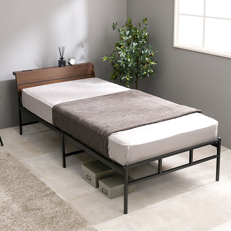 [シングル/セミダブル] 頑丈パイプベッド コンセント付き（フレーム単品orマットレスセット）