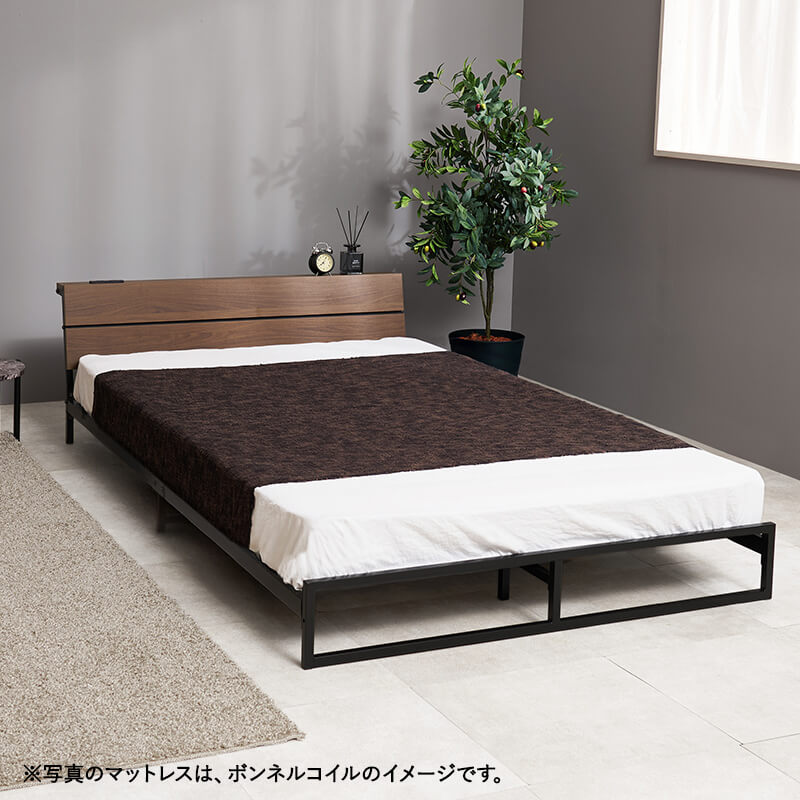 [シングル/セミダブル] 頑丈パイプベッド ロータイプ コンセント付き（フレーム単品orマットレスセット）