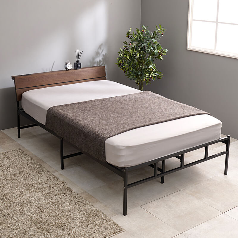 [シングル/セミダブル] 頑丈パイプベッド コンセント付き（フレーム単品orマットレスセット）