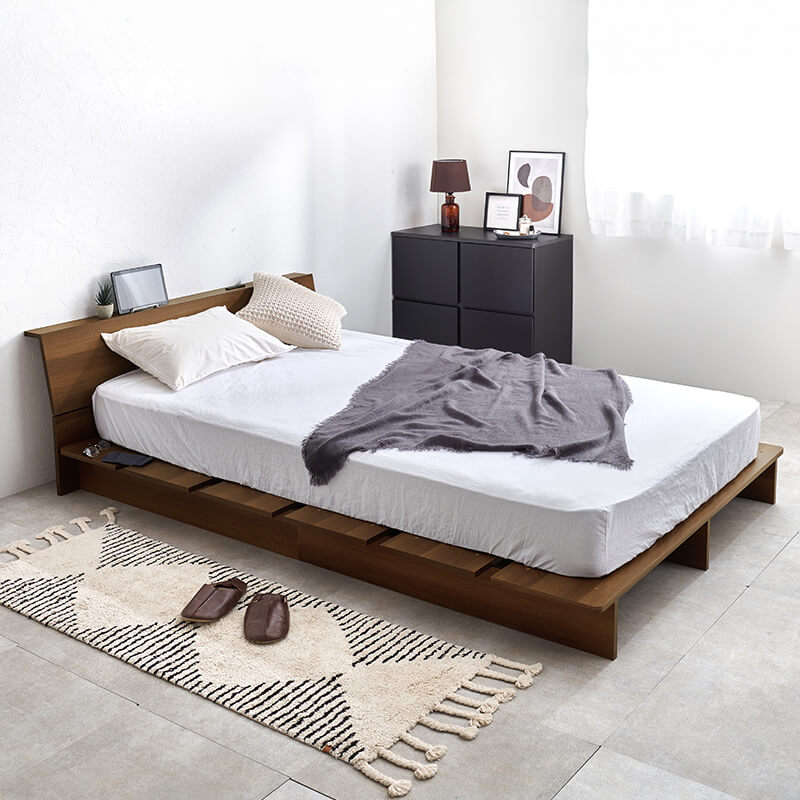 [シングル/セミダブル] 木目調ステージベッド 宮棚コンセント付き（フレーム単品orマットレスセット）